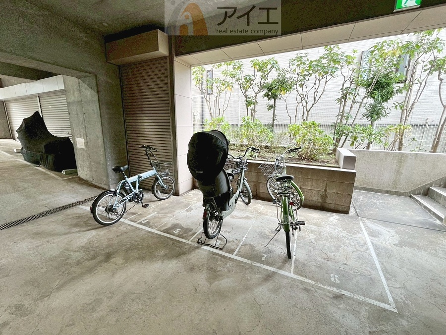 セキュリティ面にも配慮した駐輪場がございます