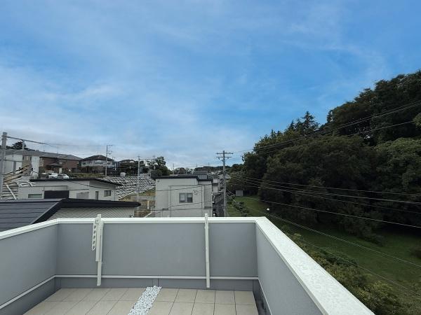 バルコニーからの眺望良好です。