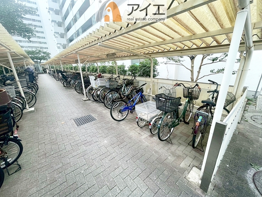 セキュリティ面にも配慮した駐輪場がございます