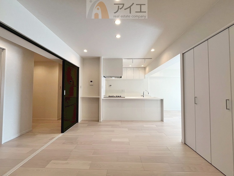 朝から日差しいっぱいの、明るい空間でのびのび過ごせます