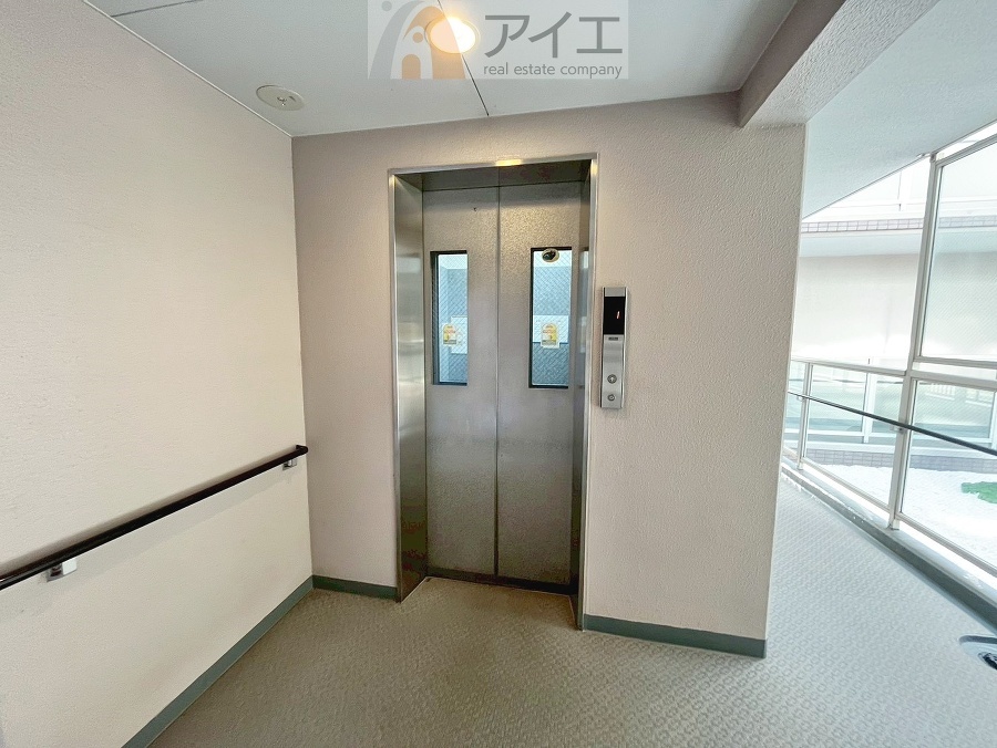 清掃も行き届いたエレベーターホール