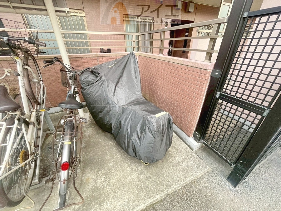 セキュリティ面にも配慮した駐輪場がございます