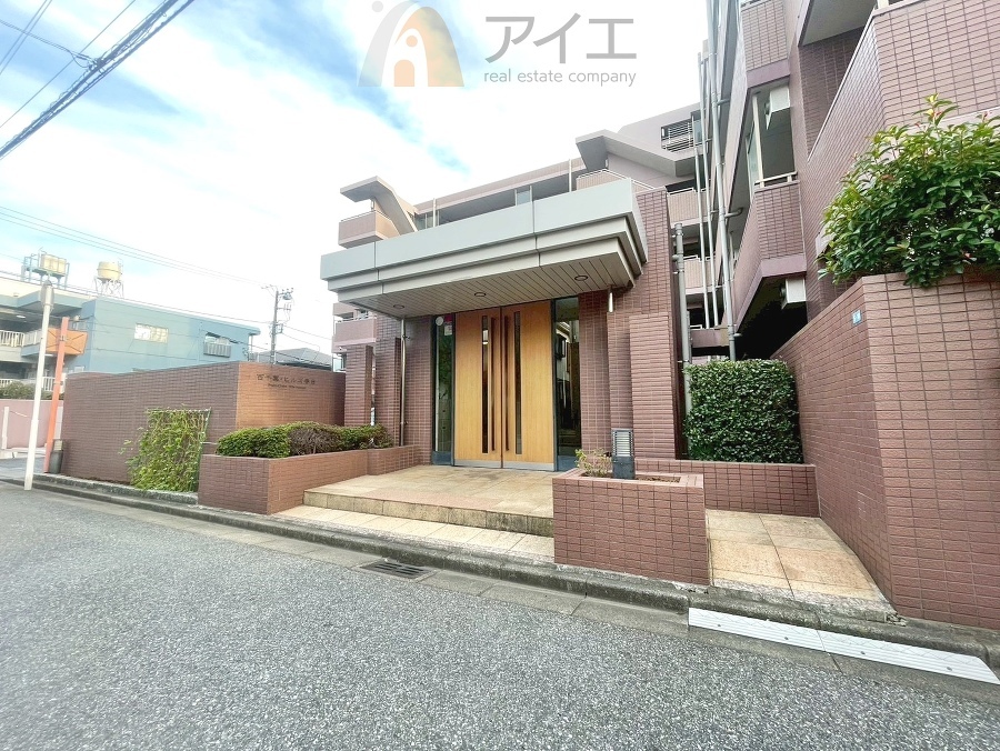 共用部の清掃・修理は管理員が実施