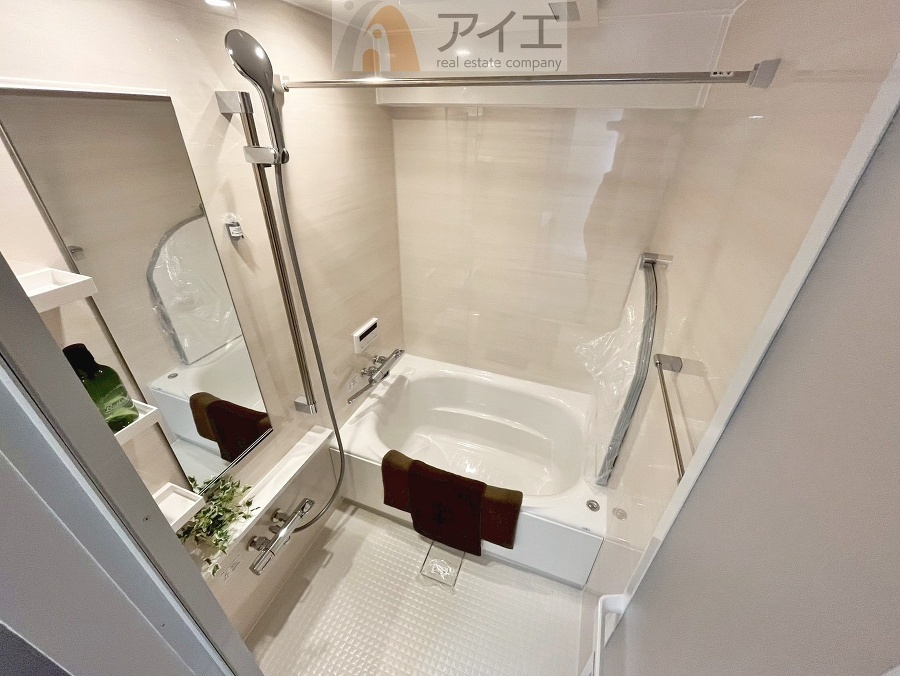 大人の半身浴や、小さなお子様との入浴にも便利な浴室