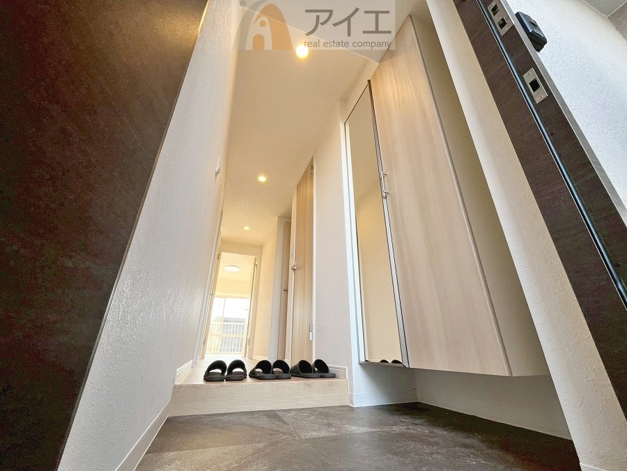 玄関がいつも片づく大容量シューズボックス