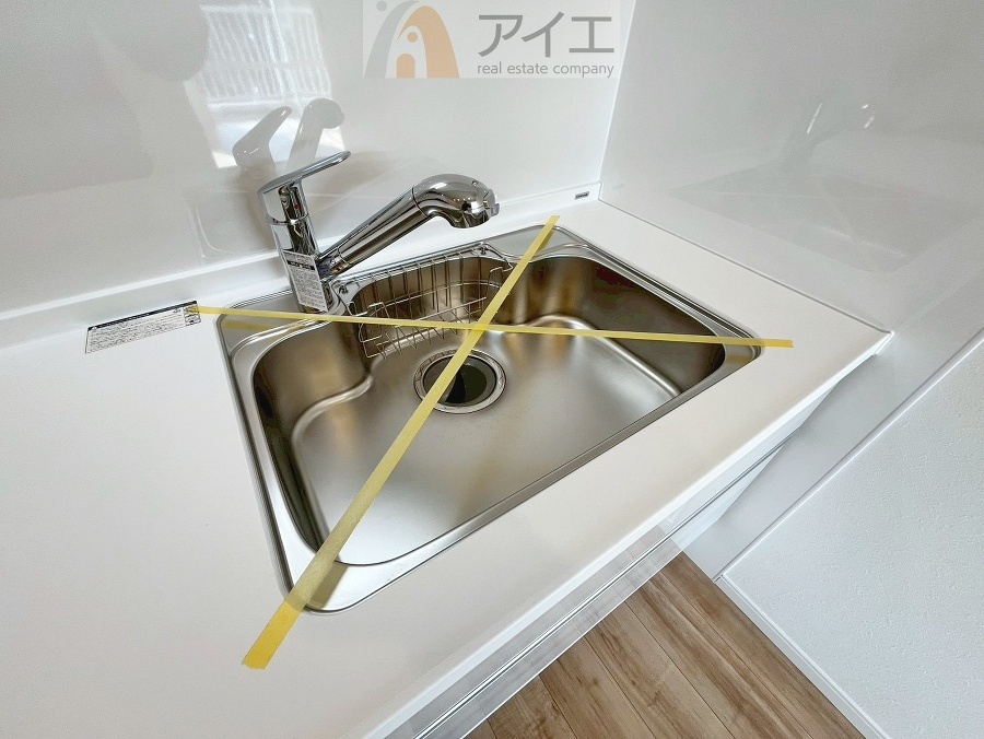 水道一体型の浄水器。ボタン一つで切替可能水回りもすっきり