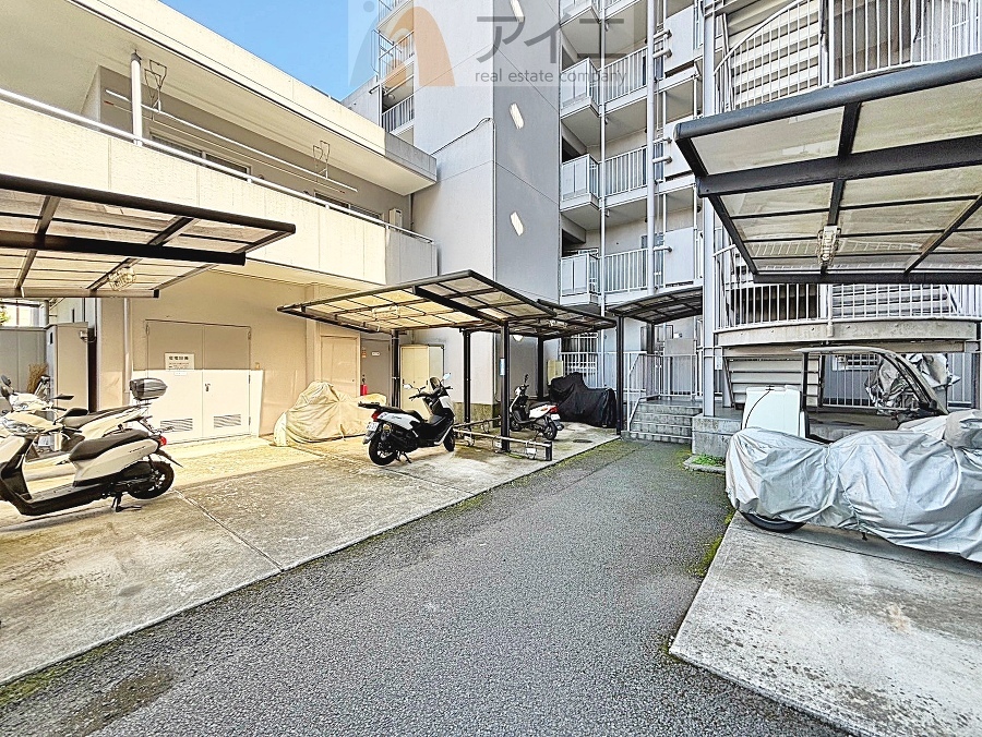 セキュリティ面にも配慮した駐輪場がございます