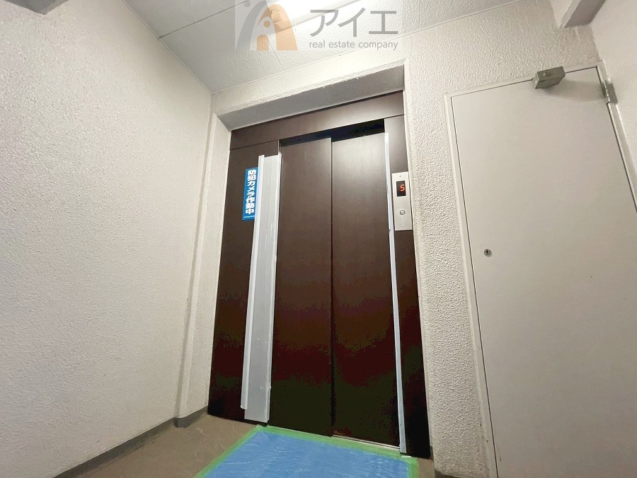 清掃も行き届いたエレベーターホール