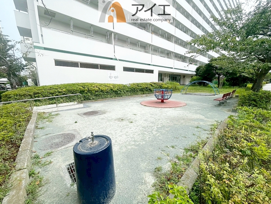 公園が近く、子育て家族に嬉しい緑豊かな環境です