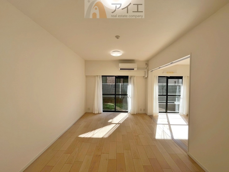 朝から日差しいっぱいの、明るい空間でのびのび過ごせます