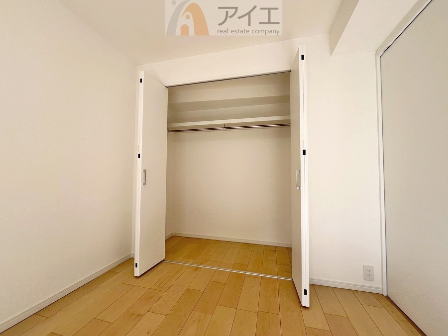 お子様の荷物も片付く、全居室収納スペース