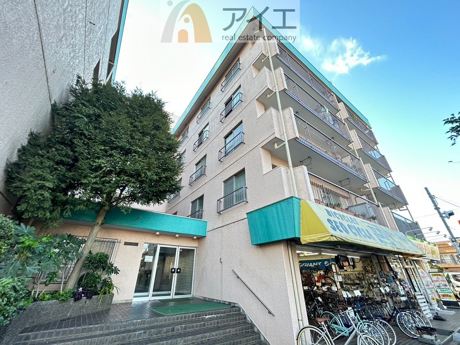 友人を呼びたくなるリノベーション済みのきれいな住まいです