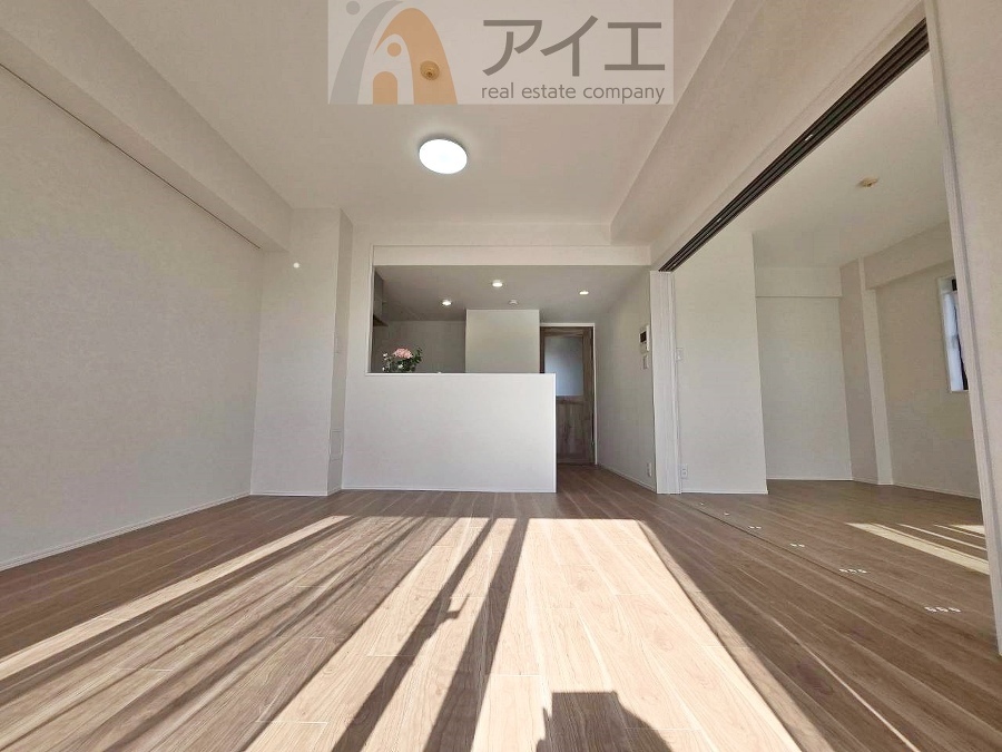 朝から日差しいっぱいの、明るい空間でのびのび過ごせます