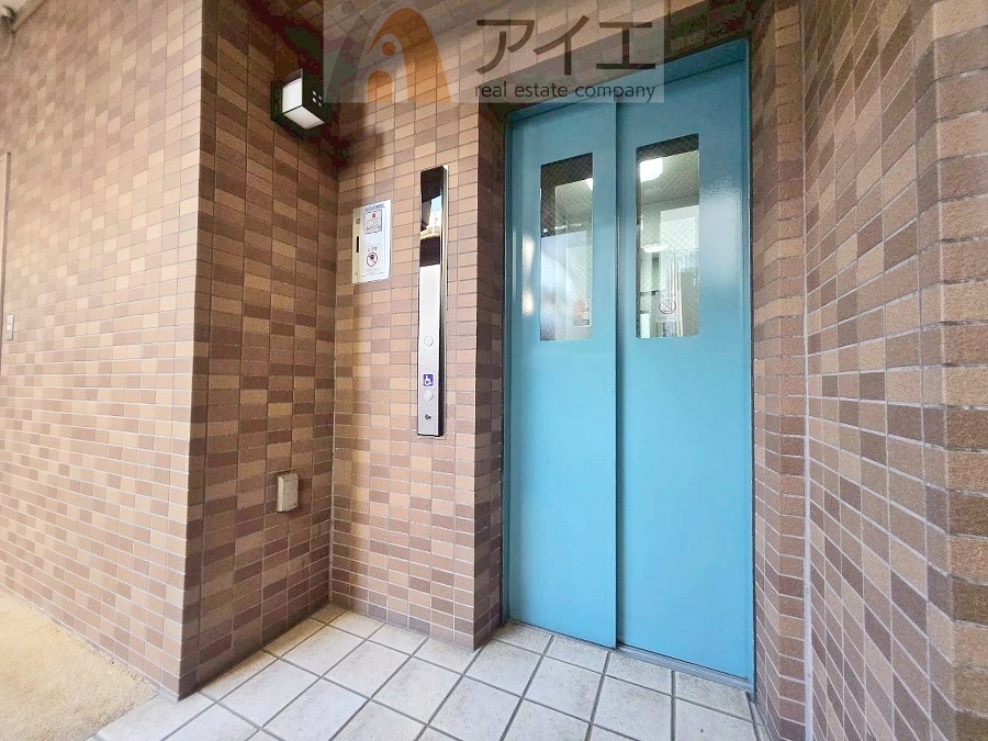 清掃も行き届いたエレベーターホール