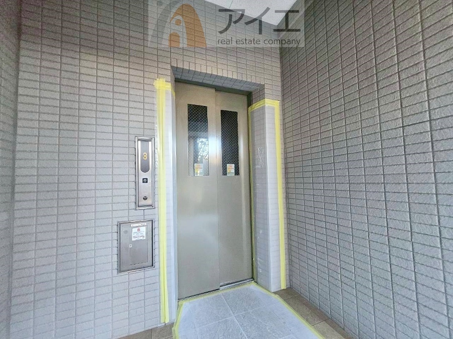 清掃も行き届いたエレベーターホール