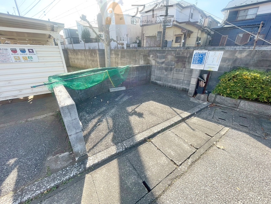 共用部の清掃・修理は管理員が実施