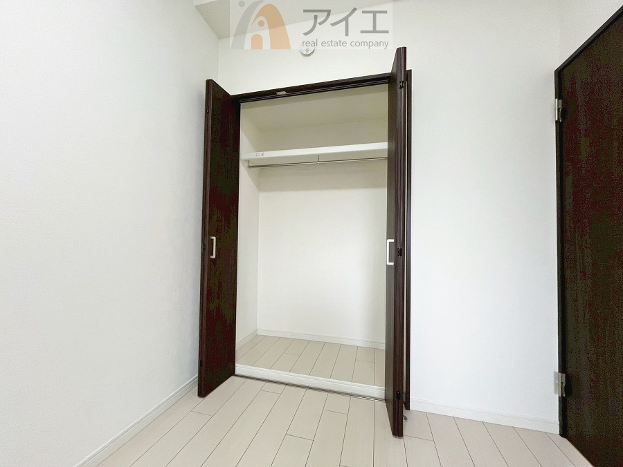 お子様の荷物も片付く、全居室収納スペース