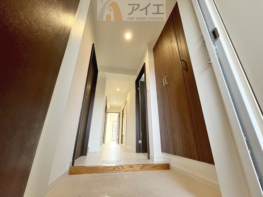 玄関がいつも片づく大容量シューズボックス