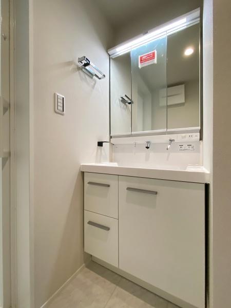 シャワー付洗面台