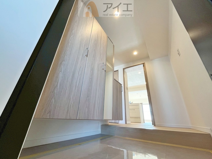 玄関がいつも片づく大容量シューズボックス