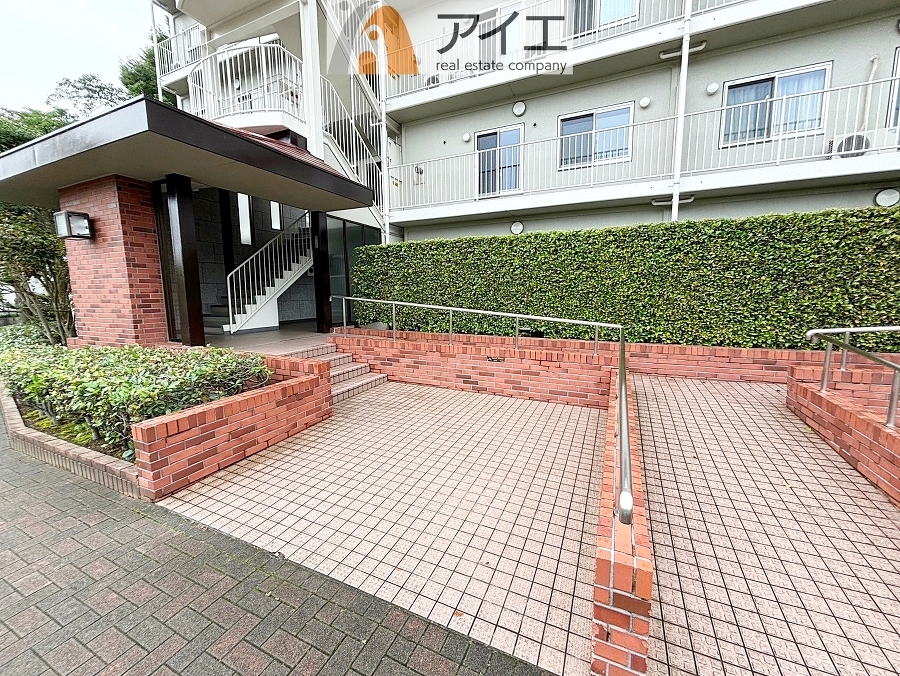 共用部の清掃・修理は管理員が実施