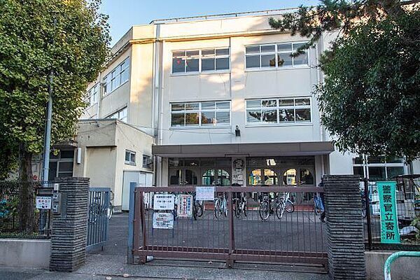 北区立滝野川第五小学校 700m 