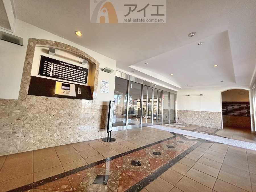 清掃や修理、不審者への声掛けも。管理員日勤は防犯にも有効