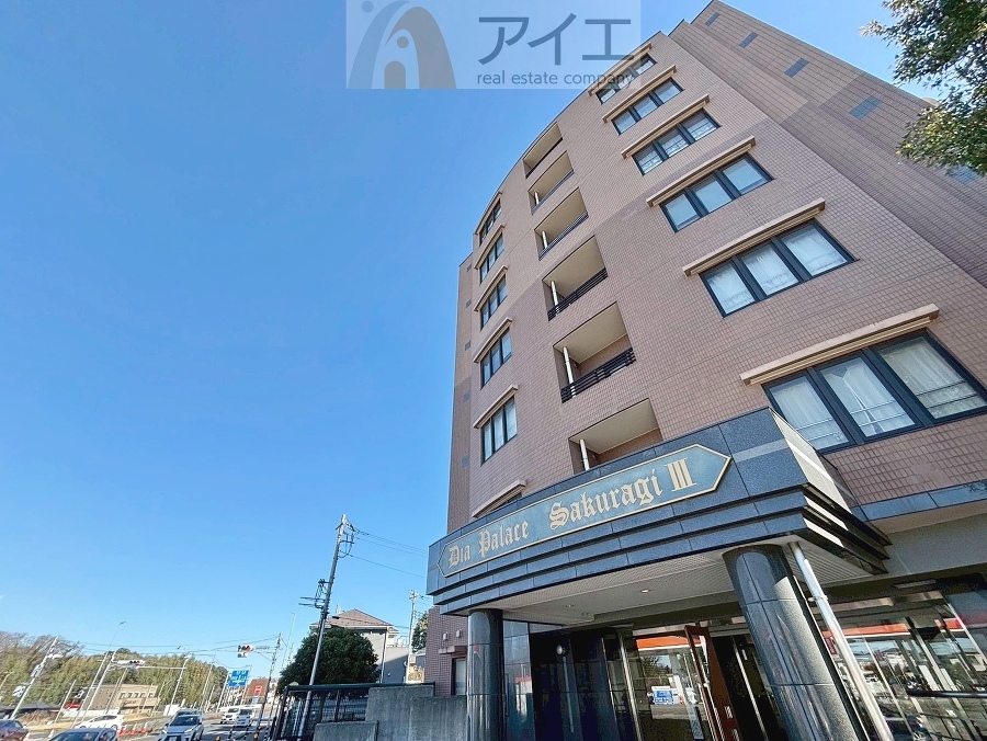 友人を呼びたくなるリノベーション済みのきれいな住まいです