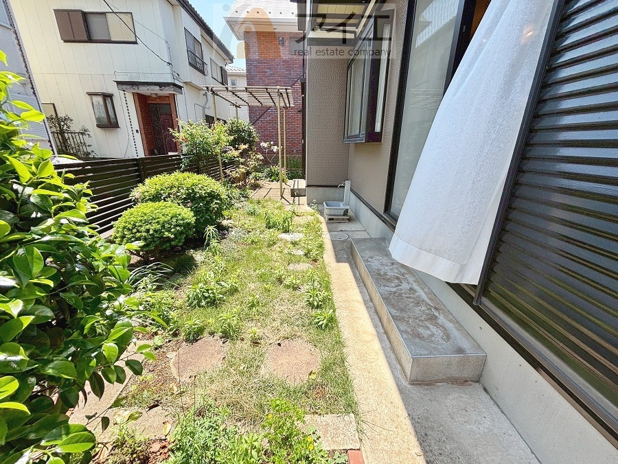 庭で緑やお花にかこまれた生活を実現
