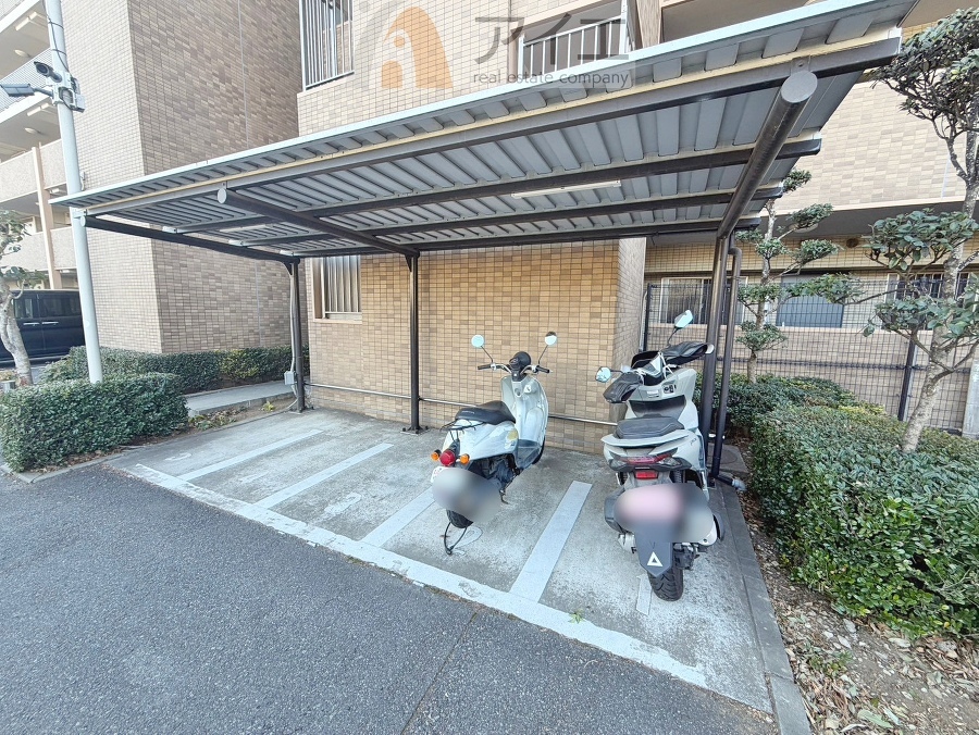 セキュリティ面にも配慮した駐輪場がございます