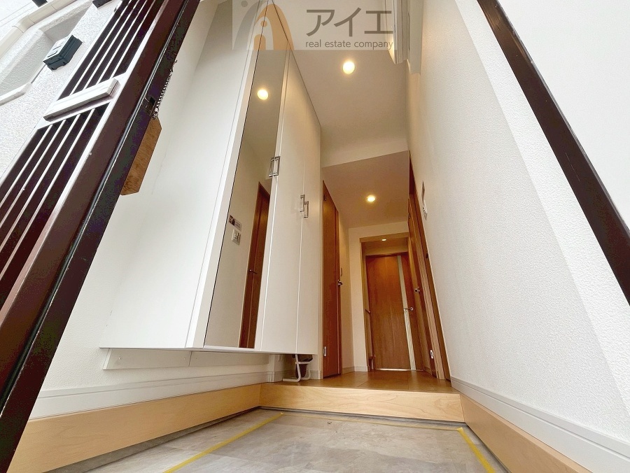 玄関がいつも片づく大容量シューズボックス