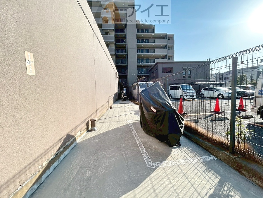 セキュリティ面にも配慮した駐輪場がございます