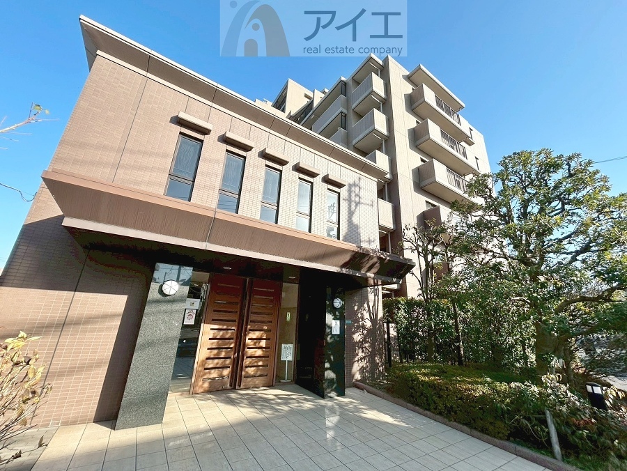 友人を呼びたくなるリノベーション済みのきれいな住まいです