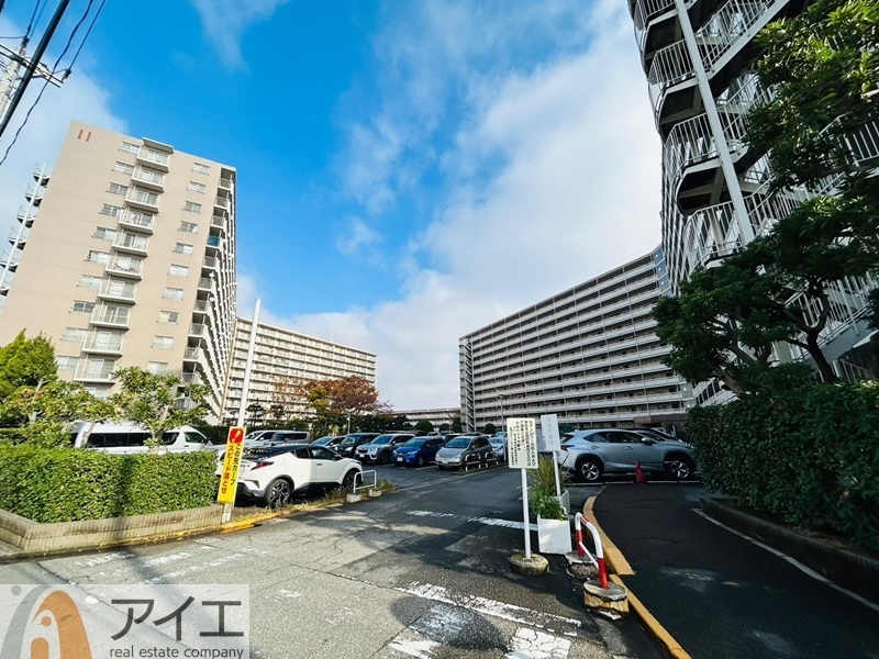 駐車場があるため車通勤の方にも安心なマンションです