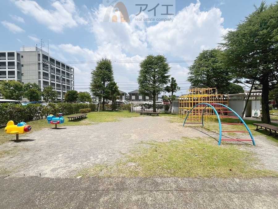 公園が近く、子育て家族に嬉しい緑豊かな環境です