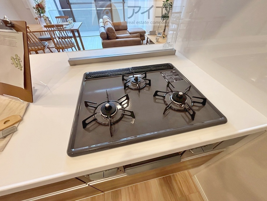 パンづくりやパーティ、大勢でお料理するのに大活躍3口コンロ