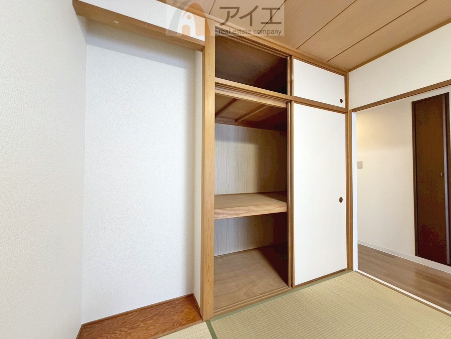 お子様の荷物も片付く、全居室収納スペース