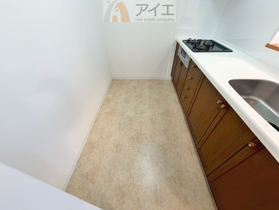 ご家族やお客様との会話も楽しめる対面キッチン