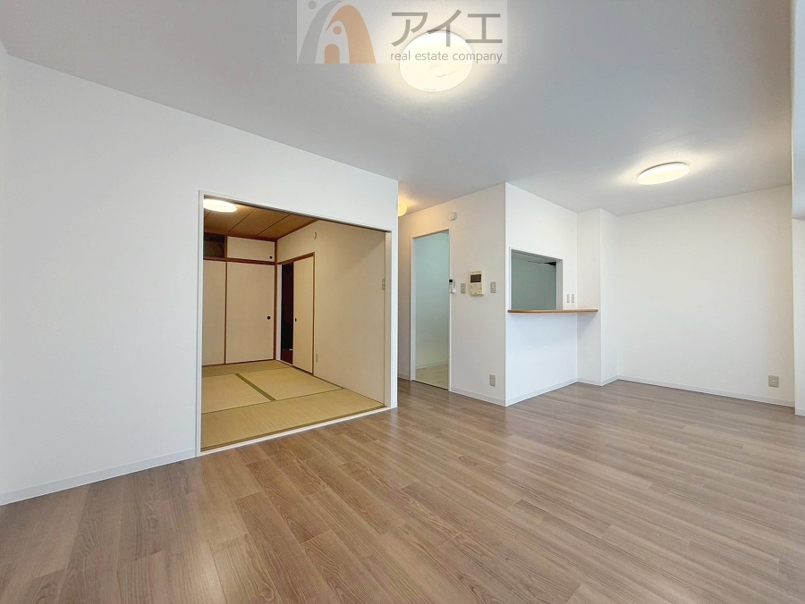 朝から日差しいっぱいの、明るい空間でのびのび過ごせます