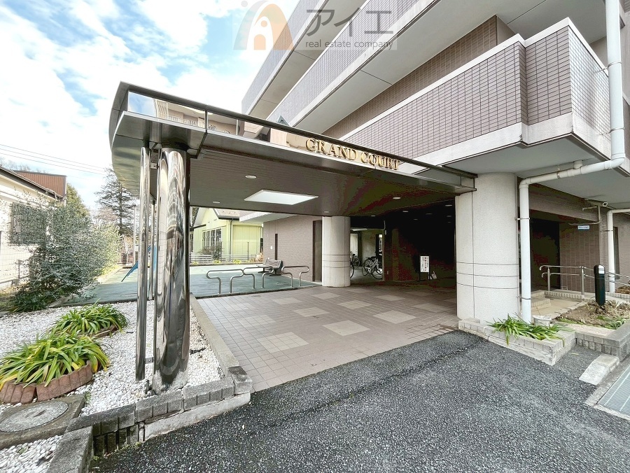 共用部の清掃・修理は管理員が実施