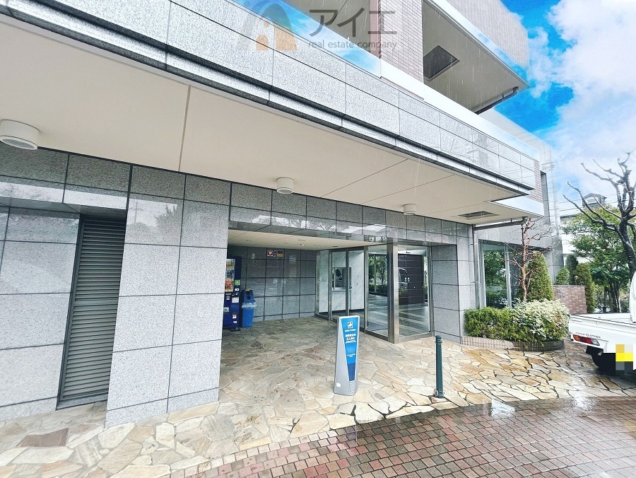 清掃や修理だけでなく、不審者への声掛けも。管理員の活動は防犯にも有効