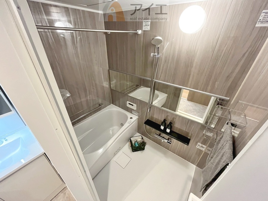 大人の半身浴や、小さなお子様との入浴にも便利な浴室