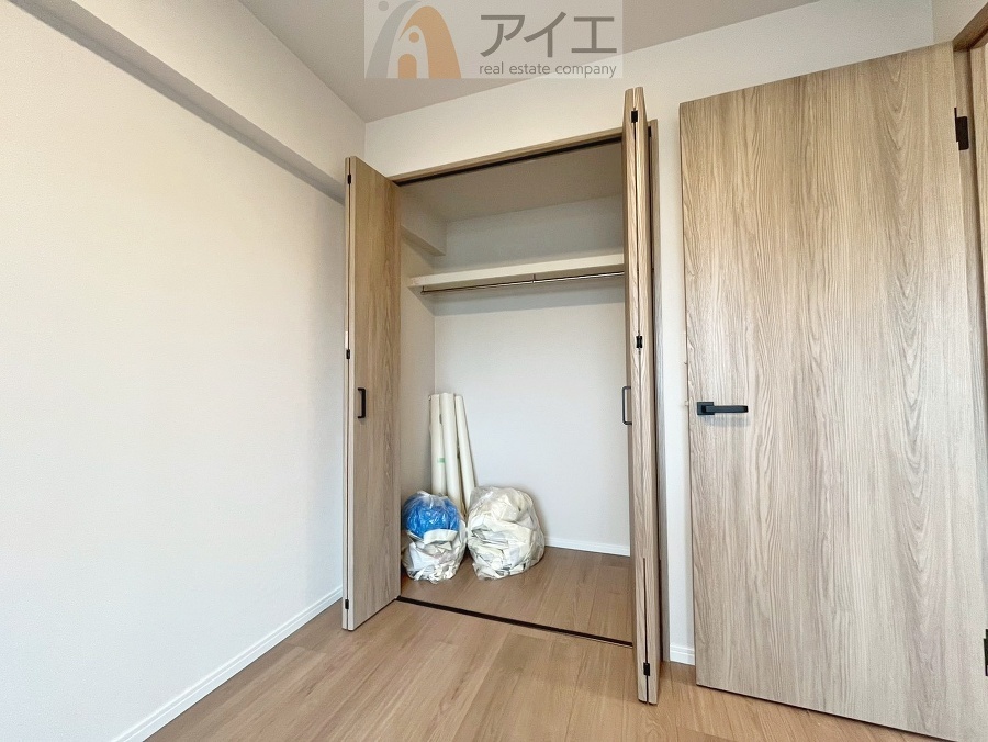 お子様の荷物も片付く、全居室収納スペース