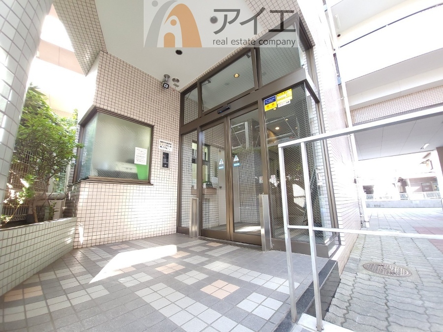 清掃や修理、不審者への声掛けも。管理員日勤は防犯にも有効