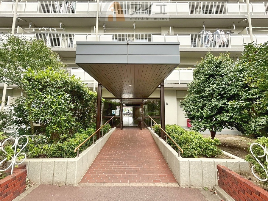 共用部の清掃・修理は管理員が実施