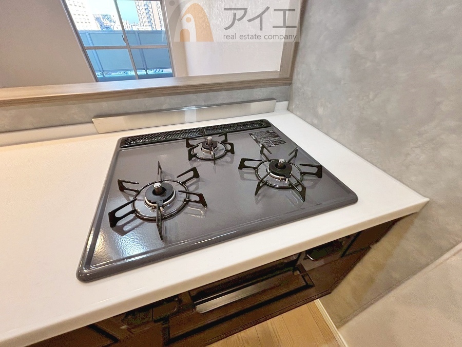 パンづくりやパーティ、大勢でお料理するのに大活躍3口コンロ