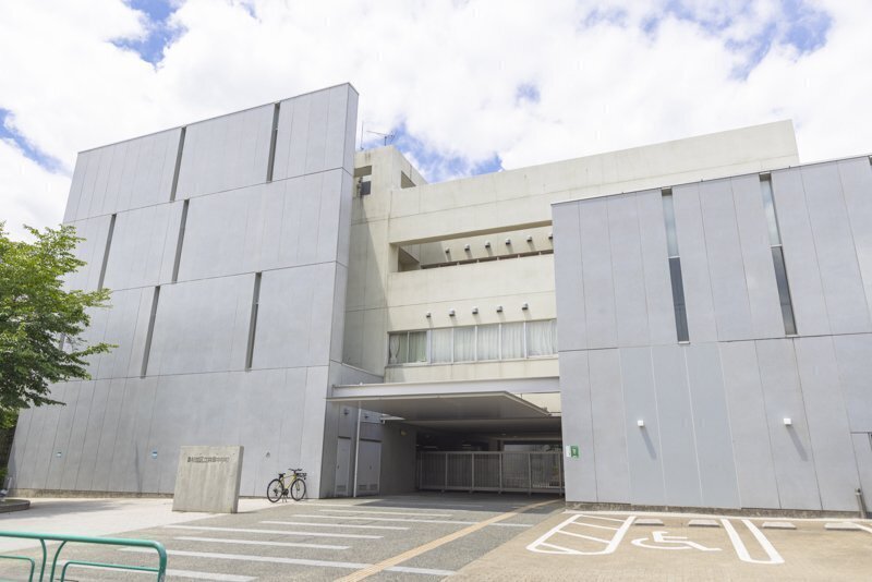 杉並区立井草中学校 650m 