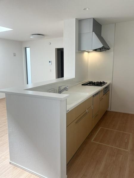 省エネ・衛生的な食器洗乾燥機付。