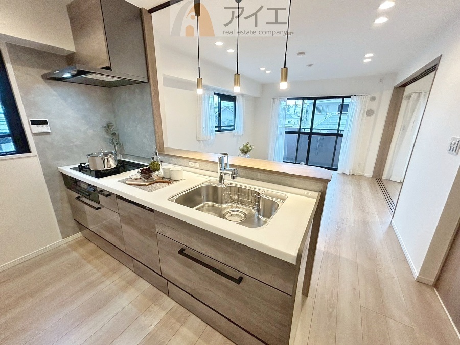 朝から日差しいっぱいの、明るい空間でのびのび過ごせます