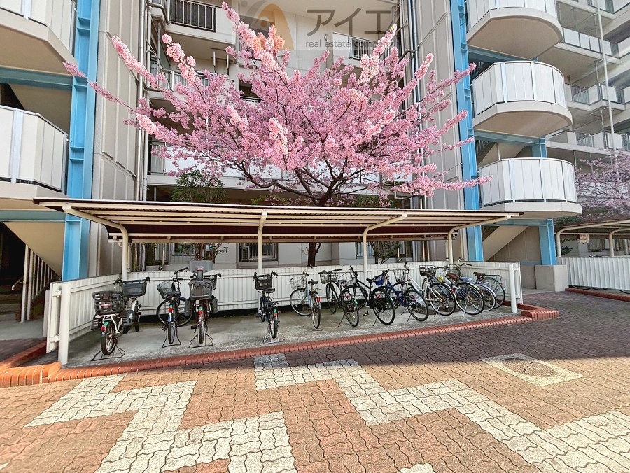 セキュリティ面にも配慮した駐輪場がございます